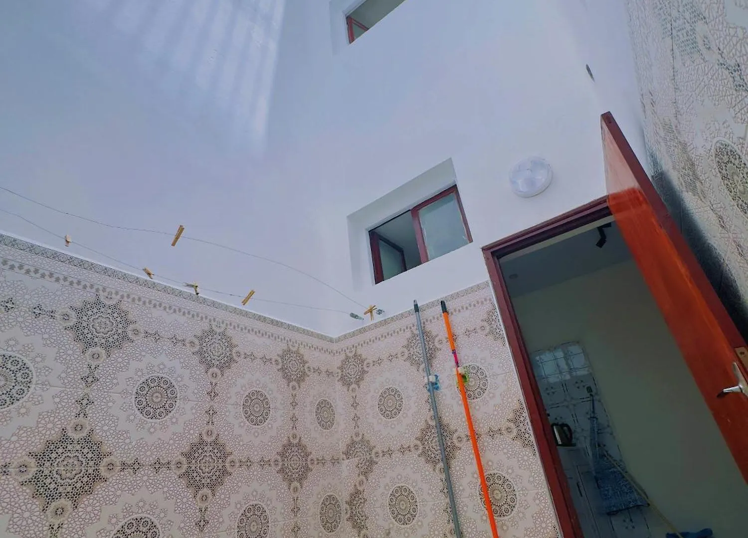 Quiet Central Home Near Beach - High Speed Wifi, Free Parking & Private Entry Agadir