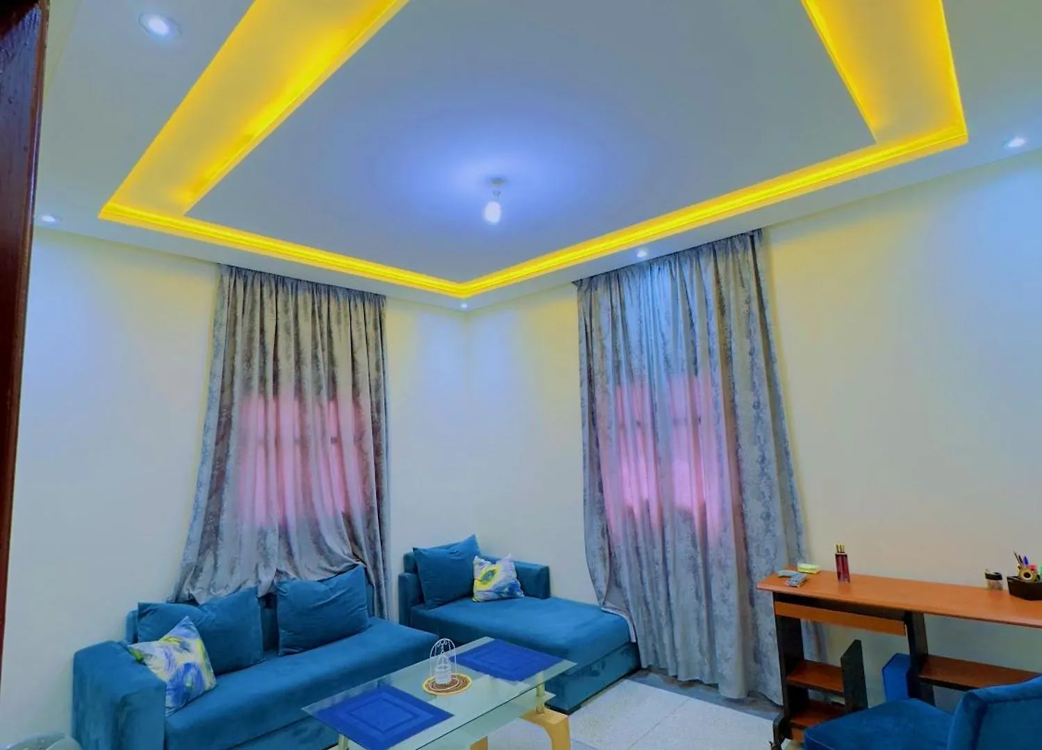 Quiet Central Home Near Beach - High Speed Wifi, Free Parking & Private Entry Agadir